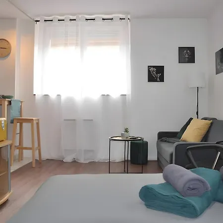 F1 Proche Tram - Jungle Apartmán